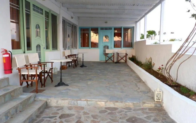 Parasporos Village