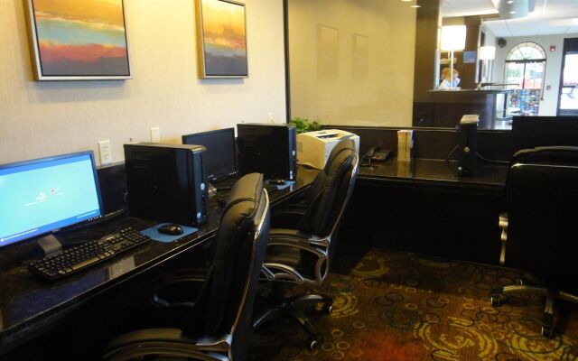 Holiday Inn Express & Suites Houston North Intercontinental by IHG