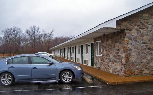 Country Hearth Inn & Suites - Camden