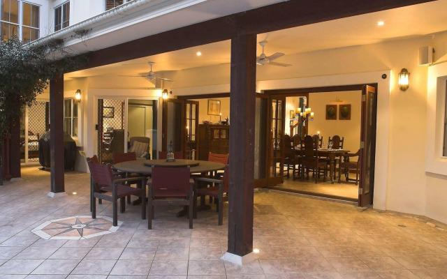 Kingfishers Manor @ Noosa