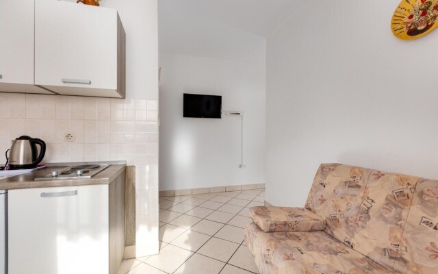 Beautiful Home in Rasopasno With Wifi and 1 Bedrooms