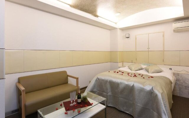 Hotel Frontier - Adults Only