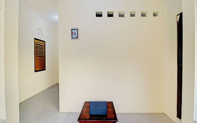 OYO Life  92953 Nirmala Kost