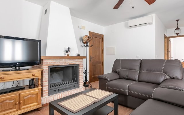 Comfy Holiday Home in Grazalema With Heating
