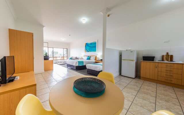 COAST motel and apartments