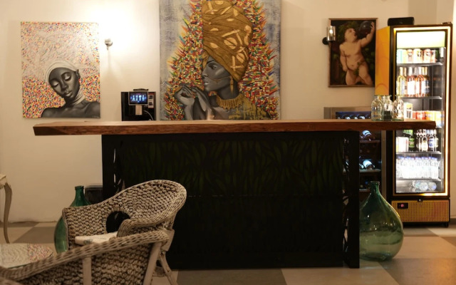 Bahama Art Hotel