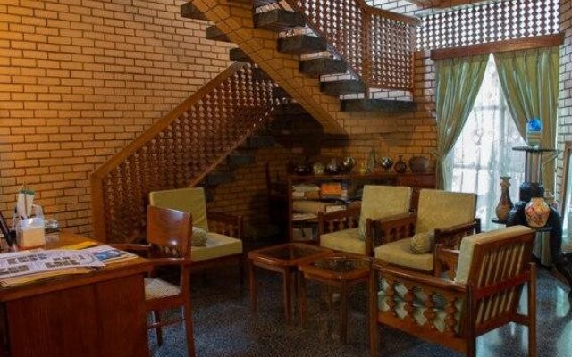 Royal Tourist Lodge