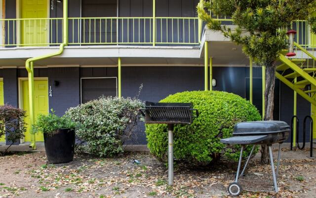 WanderJaunt Cozy Apts in East Austin