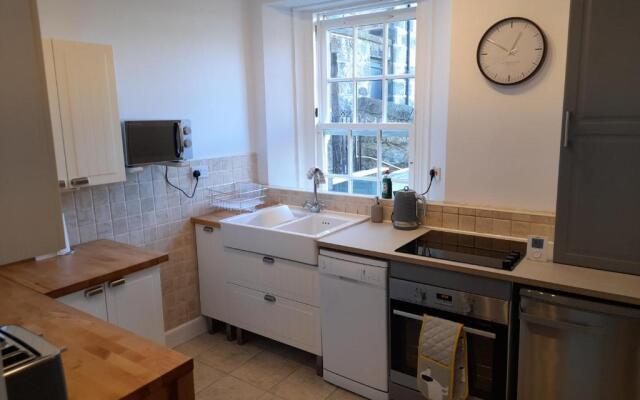 Burntisland Garden Apartment, Fife - 40 mins to Edinburgh