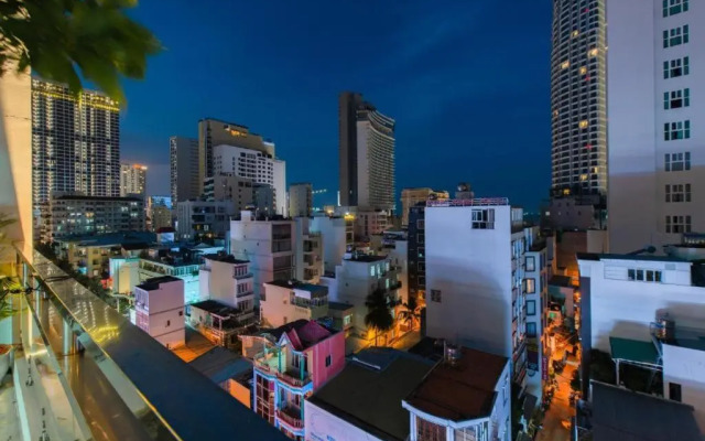 Long Beach Nha Trang Hotel