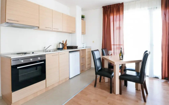 New Line Village Apartments, up to 4 Guests