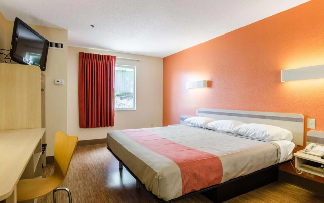 Motel 6 Bristol, VA