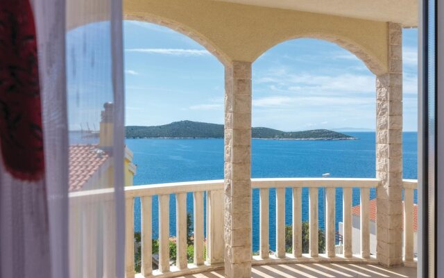 Nice Home in Sevid With 6 Bedrooms and Outdoor Swimming Pool