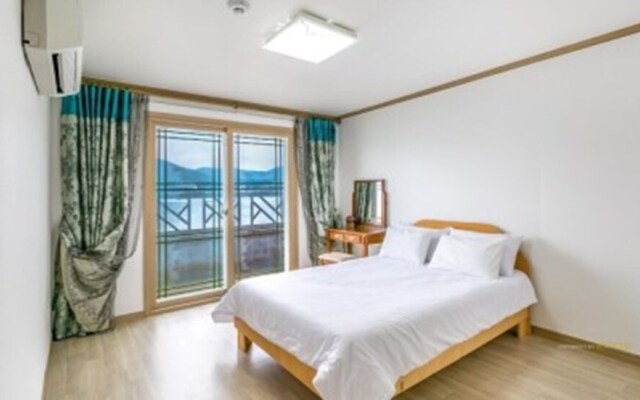 Geoje Beach Maru Pension