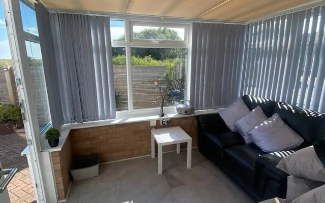 Cozy Coastal Bungalow in Prestatyn