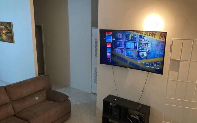 Immaculate 2-bed House in Discovery Bay