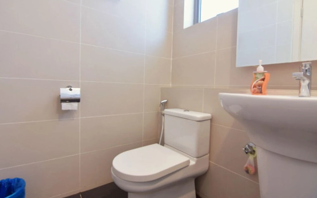 Pet Friendly, 3BR Apt KL, Bathtub & Parking