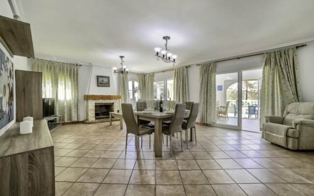 Villa - 3 Bedrooms with Pool - 104962