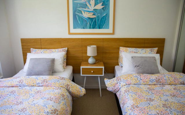 Tropical Getaway in 2 Bedroom Unit in 4 star Resort – Guest Rooms – Noosaville
