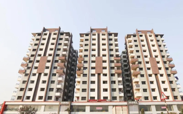 Varma Imperial Hotel by OYO Rooms