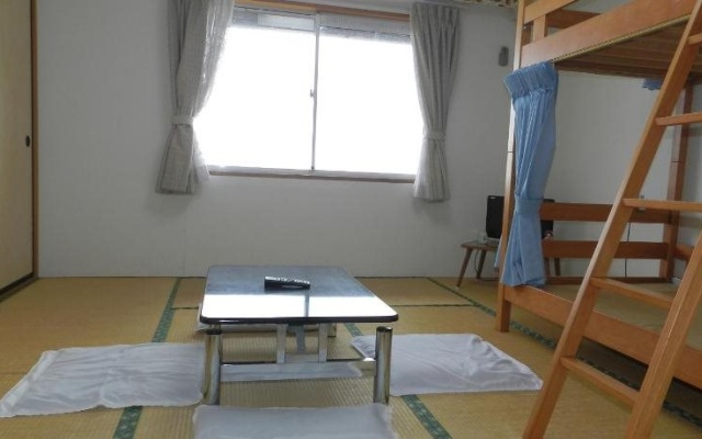 Sado Bellemer Youth Hostel – Guest Rooms – Sado