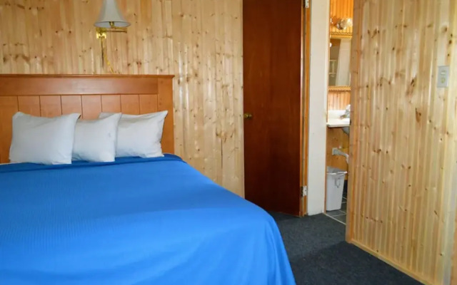 Green Acre Motel by OYO Near Rush County Airport