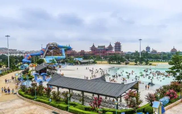 Penglai Coast Hotel (Oulebao Water World)