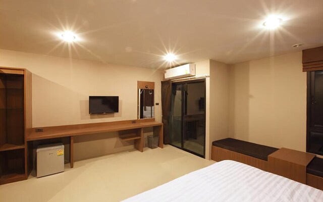 The Plubpla Serviced Apartment