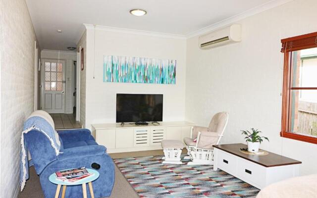 Jodi's Beach Retreat Eden