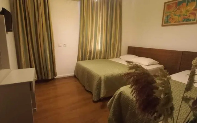 Mert Hotel