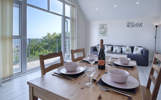 Bluebird - 2 Bedroom Apartment - Pendine