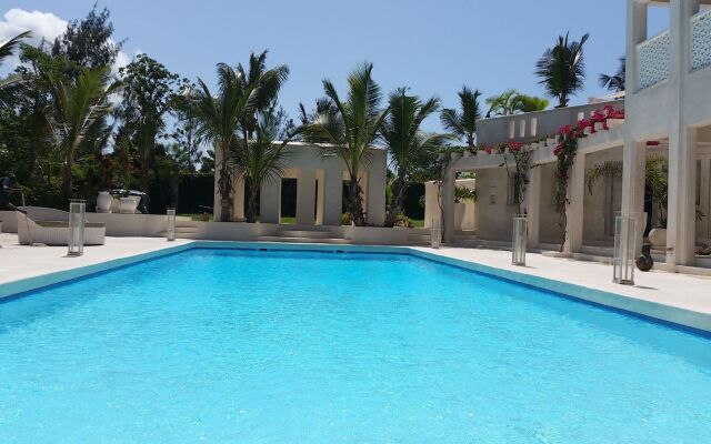 The Villa Luxury Suites Hotel