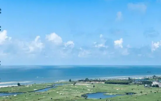 Beihai Yintan Yuehai Holiday Apartment