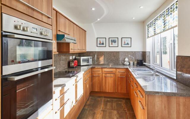 Host Stay High Street