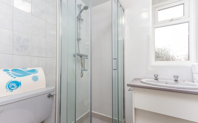 The Sandringham Court Hotel and Apartment