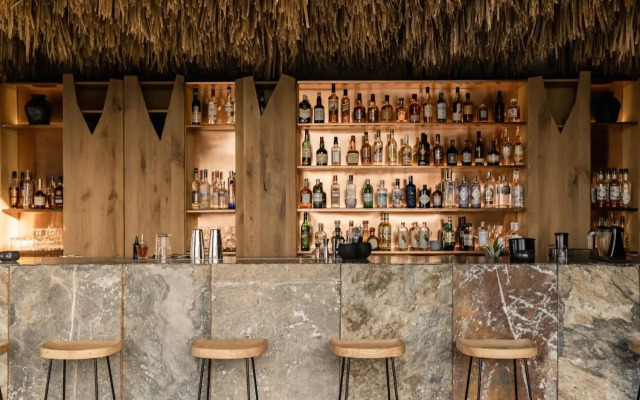 Acro Wellness Suites - Adults Only