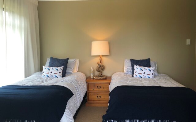 Kinloch Lakeview Lodge - Taupo