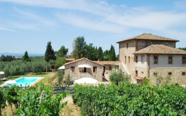 Rustic Style Flat With Swimming Pool