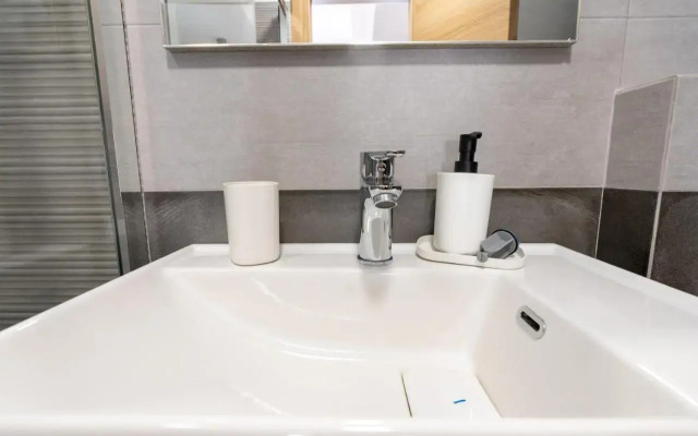 Ag. Ioannis metro station studio 1 bed 2 pers