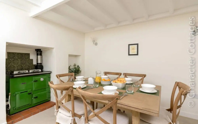 Holly Cottage