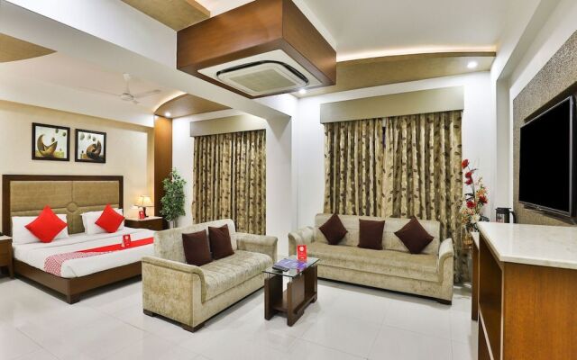 OYO 13253 The Grand Vinayak Hotel