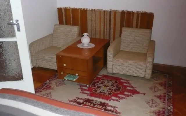 Ildikó House