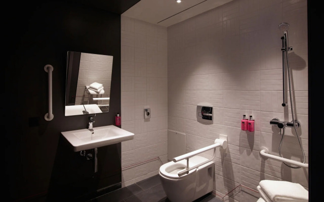 Moxy Athens City
