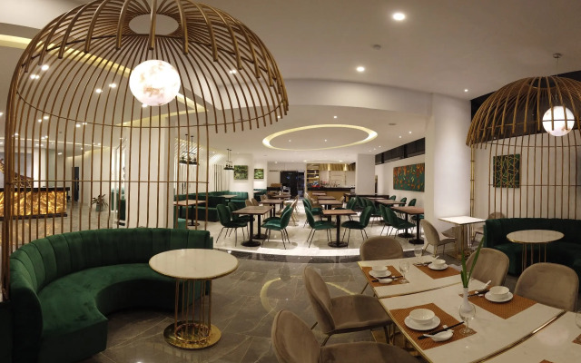 Len's Hotel