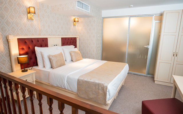 River Inn Hotel