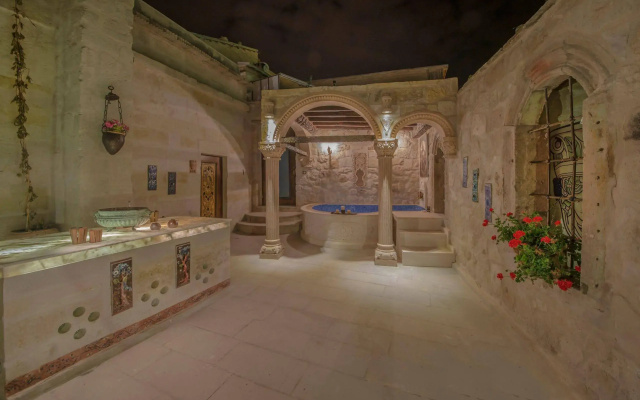 Elika Cave Suites & Spa