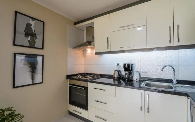 Missafir Chic Flat Near Hadrian s Gate