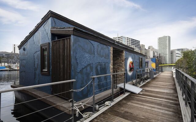 PETALS TOKYO - Floating Hotel