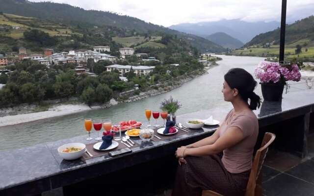 Hotel River Valley