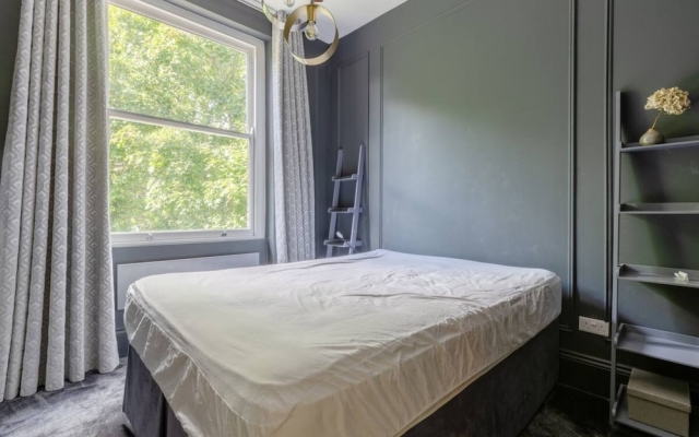 Spacious 1 Bedroom Apartment Near Primrose Hill